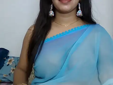 Snapshot of sparkling_queen chatting on January 2025 04:03:01 PM sparkling queen online show from January 2025 04:03:01 PM