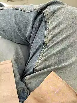 A man in public online show from October 2025 12:49:02 PM