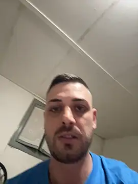 Snapshot of iltoscano95 chatting on November 2025 05:59:01 PM iltoscano95 online show from November 2025 05:59:01 PM