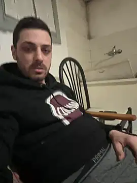 Snapshot of iltoscano95 chatting on April 2026 07:33:01 PM iltoscano95 online show from April 2026 07:33:01 PM