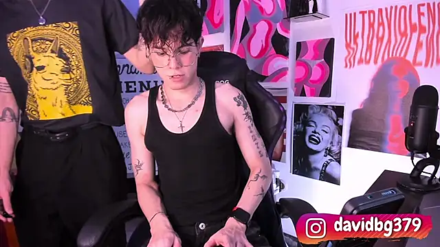 Snapshot of cinnamon_boyxxx chatting on March 2025 01:35:01 AM cinnamon boyxxx online show from March 2025 01:35:01 AM