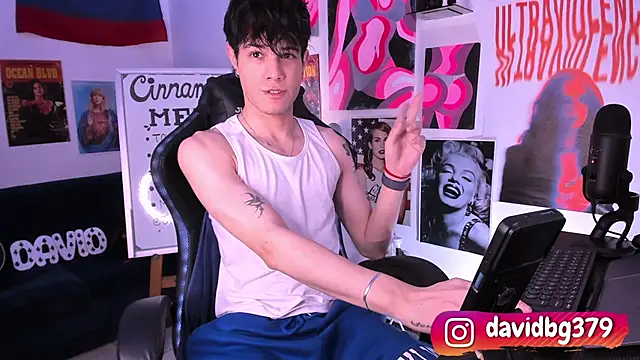 Snapshot of cinnamon_boyxxx chatting on March 2025 02:04:01 AM cinnamon boyxxx online show from March 2025 02:04:01 AM