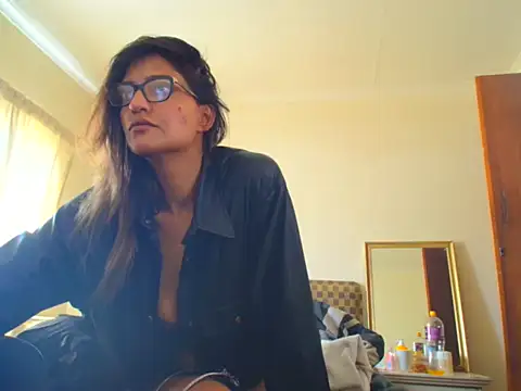 karmicQueen669 online show from June 2026 09:44:01 AM