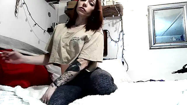 Genevieve143 online show from April 2026 07:22:02 PM