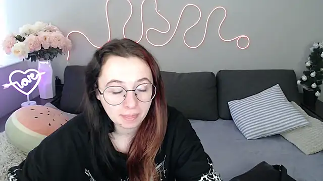 Mini Diva online show from January 2026 09:13:02 AM