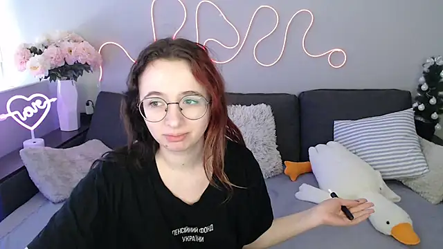 Mini Diva online show from March 2026 09:26:01 AM