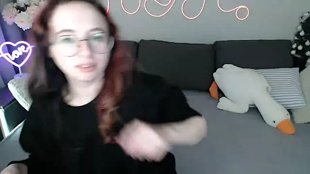 Mini Diva online show from March 2026 09:09:02 AM