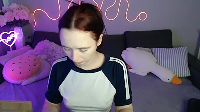 Mini Diva online show from June 2026 09:54:01 AM