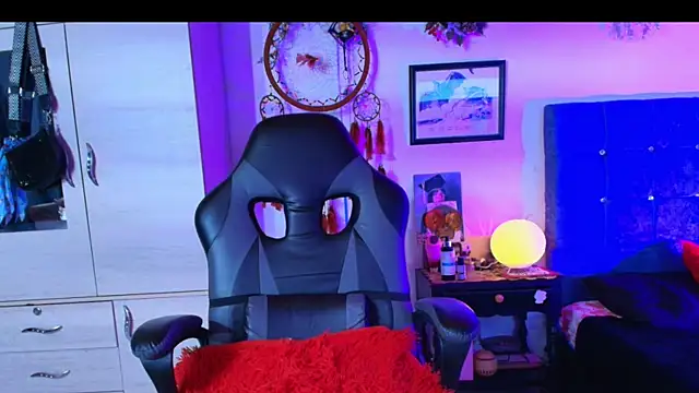 bathory vamps online show from November 2025 02:17:01 PM