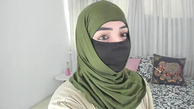 Snapshot of Uzra_hayed chatting on April 2026 02:04:01 PM Uzra hayed online show from April 2026 02:04:01 PM