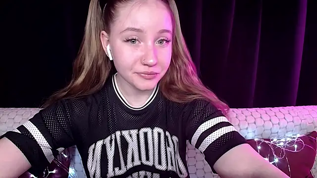 SindiWatsoon online show from December 2024 03:52:01 PM