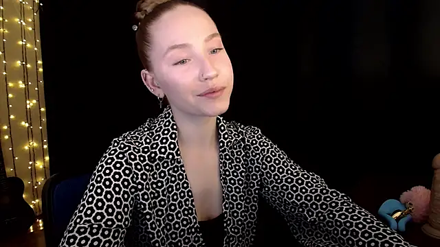 SindiWatsoon online show from February 2026 01:48:02 PM