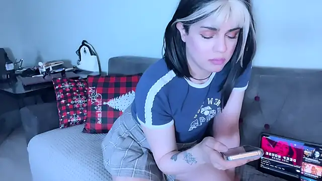 Snapshot of Arab_tgirl chatting on June 2026 10:52:01 PM Arab tgirl online show from June 2026 10:52:01 PM
