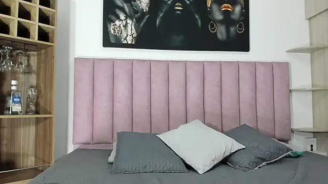 Charlotte wilson online show from September 2025 02:24:01 AM