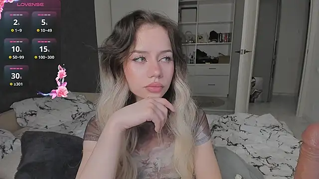 KellyBarton online show from December 2024 10:10:02 PM