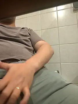 onbifeet online show from April 2026 12:45:02 PM