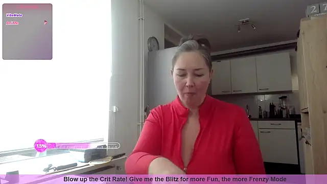 Snapshot of MilfGina chatting on October 2025 08:40:02 AM MilfGina online show from October 2025 08:40:02 AM