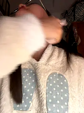 Krixxi22 online show from November 2025 03:05:02 PM