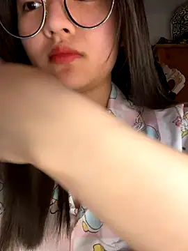 Krixxi22 online show from December 2025 03:40:02 PM