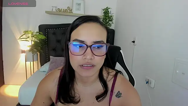 zoe danae  online show from December 2024 12:12:01 PM