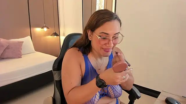 zoe danae  online show from February 2026 01:04:02 PM