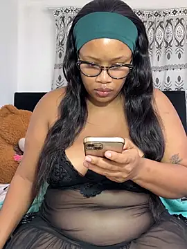 Snapshot of MimiCurves chatting on April 2026 09:13:01 AM MimiCurves online show from April 2026 09:13:01 AM