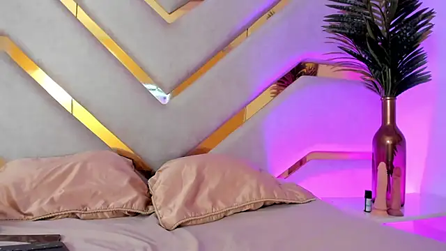 AilynMiller online show from December 2024 07:03:02 PM