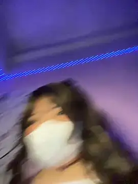 HoneyBuns 05 online show from January 2025 04:05:01 PM