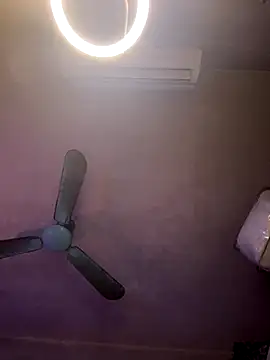 HoneyBuns 05 online show from September 2025 05:13:01 PM