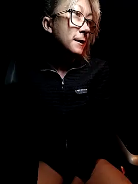 Timide girl2 online show from October 2025 04:10:02 AM