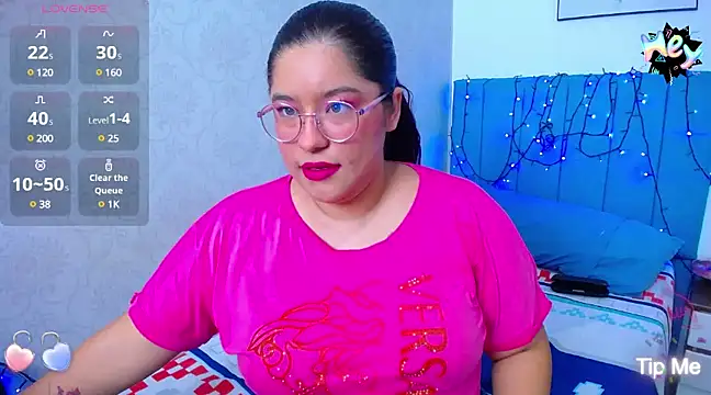 Snapshot of littleflower4you chatting on February 2025 08:44:02 PM littleflower4you online show from February 2025 08:44:02 PM