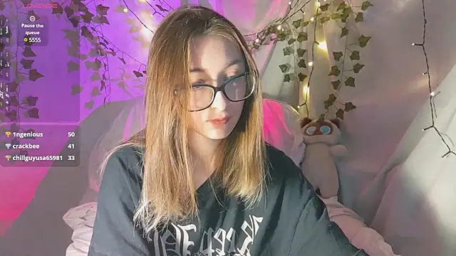 Snapshot of monlight__dana chatting on December 2024 06:06:01 PM monlight  dana online show from December 2024 06:06:01 PM