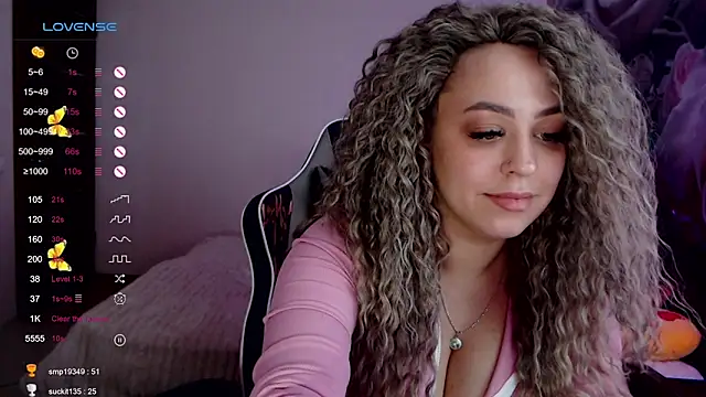  Just a queen 3 online show from December 2024 12:04:01 PM