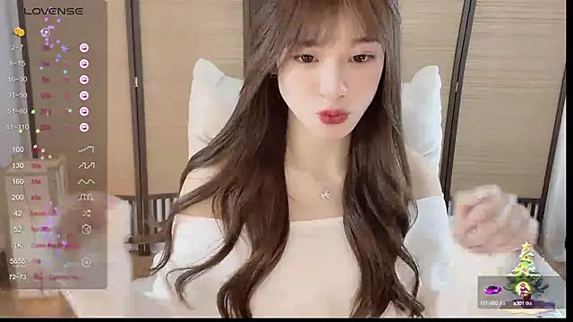 Yuuuuuly online show from December 2024 03:28:02 PM