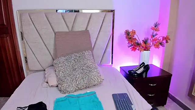 AlissaNix online show from November 2025 12:20:02 AM