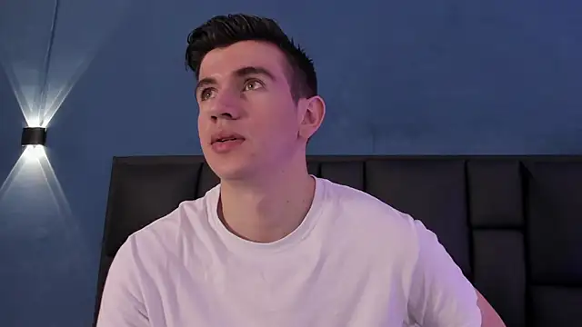 MikaelSlow online show from November 2025 10:23:01 PM