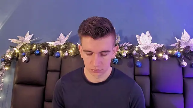 MikaelSlow online show from December 2025 04:31:02 AM