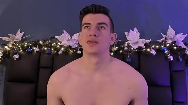 MikaelSlow online show from December 2025 03:46:02 AM