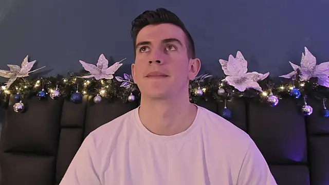 MikaelSlow online show from December 2025 05:47:02 AM