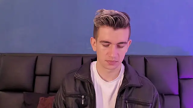 MikaelSlow online show from February 2026 04:11:01 AM