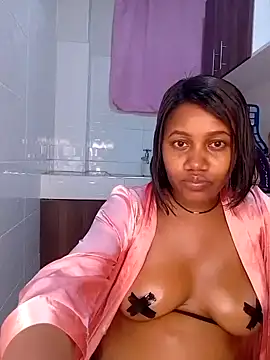 Snapshot of SquirtQueen222 chatting on December 2024 09:35:01 PM SquirtQueen222 online show from December 2024 09:35:01 PM