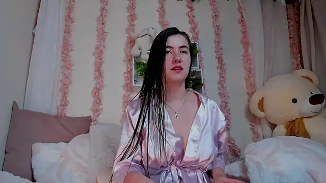 Idara and Edahi01 online show from October 2025 05:33:01 PM