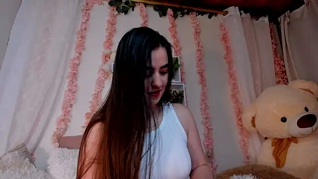 Idara and Edahi01 online show from November 2025 04:00:01 AM