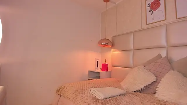 Aily Yozuko online show from September 2025 02:44:01 AM