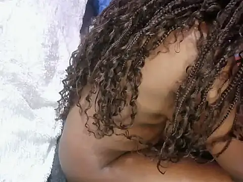 Snapshot of petitev chatting on January 2026 05:23:02 AM petitev online show from January 2026 05:23:02 AM