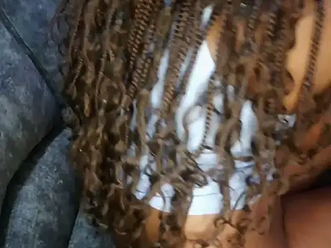 Snapshot of petitev chatting on January 2026 04:27:01 AM petitev online show from January 2026 04:27:01 AM