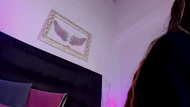 Mia 222 online show from January 2025 06:28:02 PM