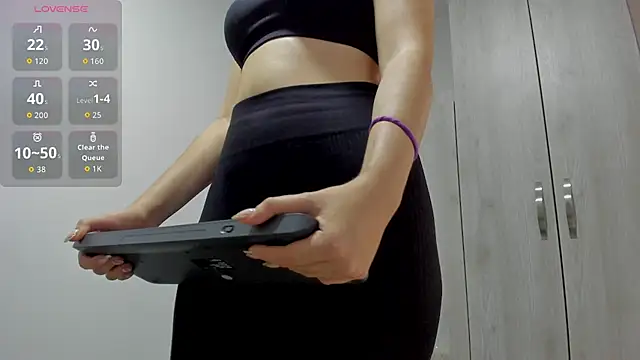 Mia 222 online show from December 2025 08:38:02 PM