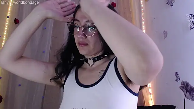 Snapshot of Tanya_WorldBondage chatting on June 2026 12:17:01 AM Tanya WorldBondage online show from June 2026 12:17:01 AM