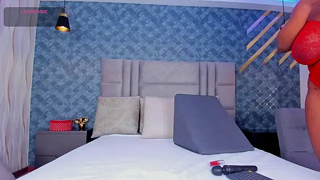 NiiaMoore online show from March 2025 08:20:02 PM